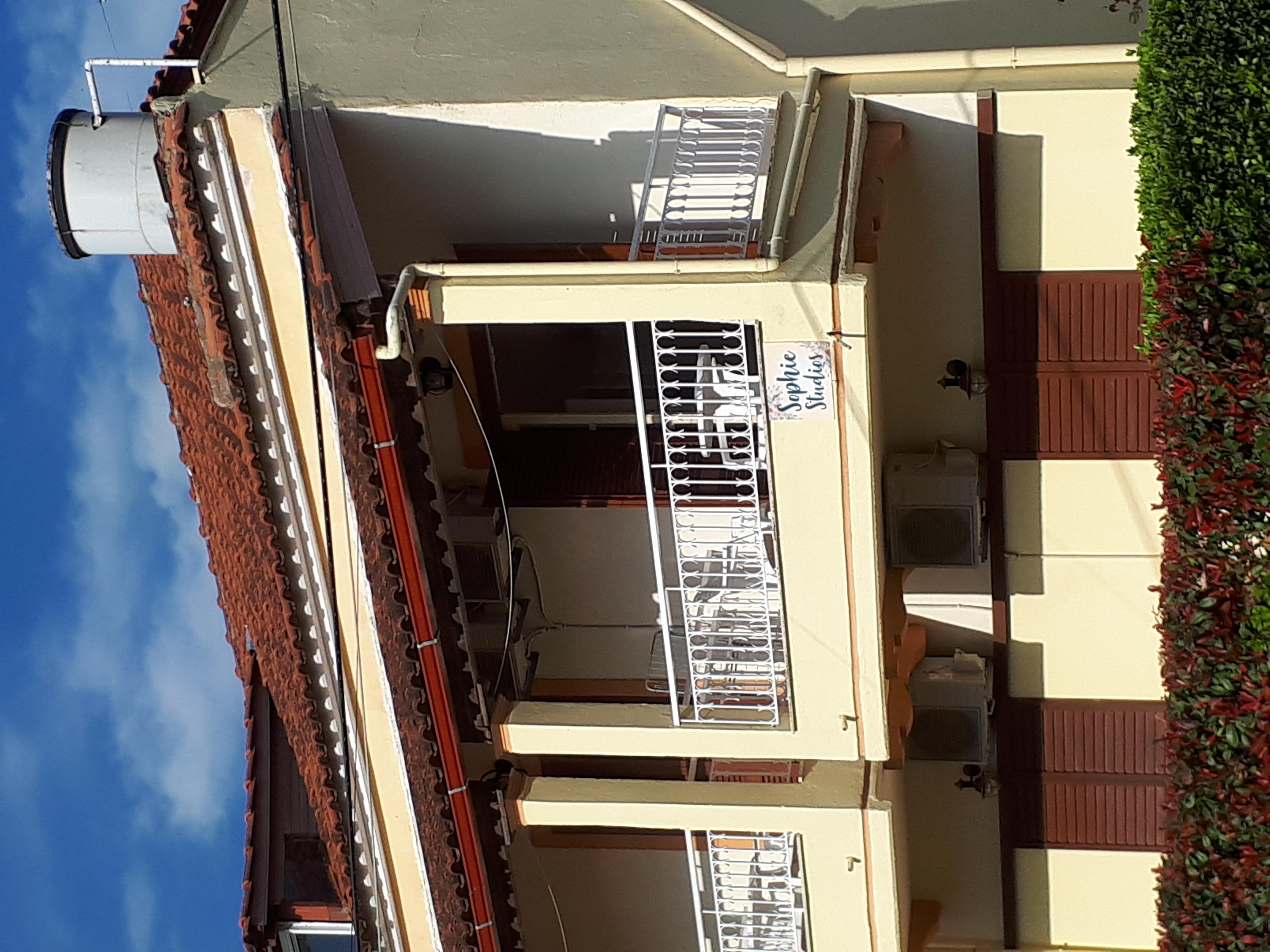Sophie Studios Roda  Luaran gambar