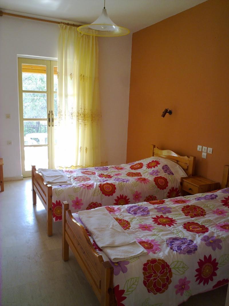 Sophie Studios Roda  Luaran gambar