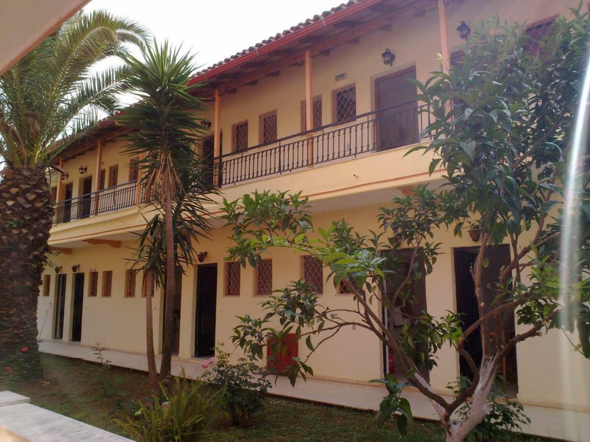 Sophie Studios Roda  Luaran gambar