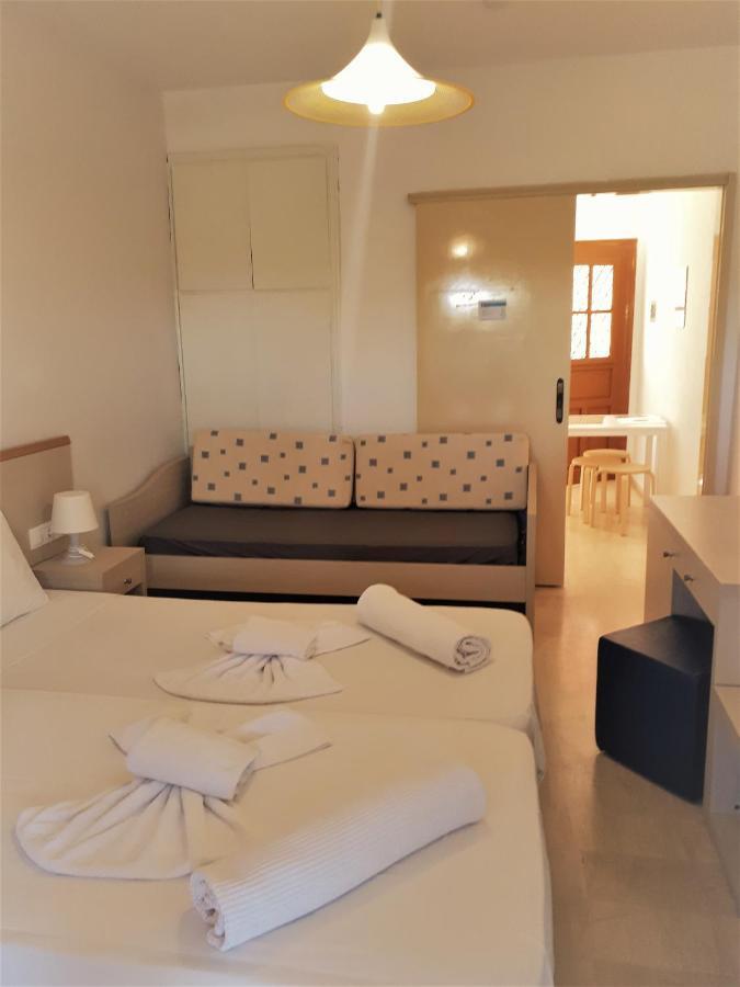 Sophie Studios Roda  Luaran gambar