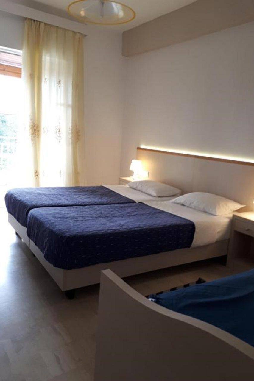 Sophie Studios Roda  Luaran gambar